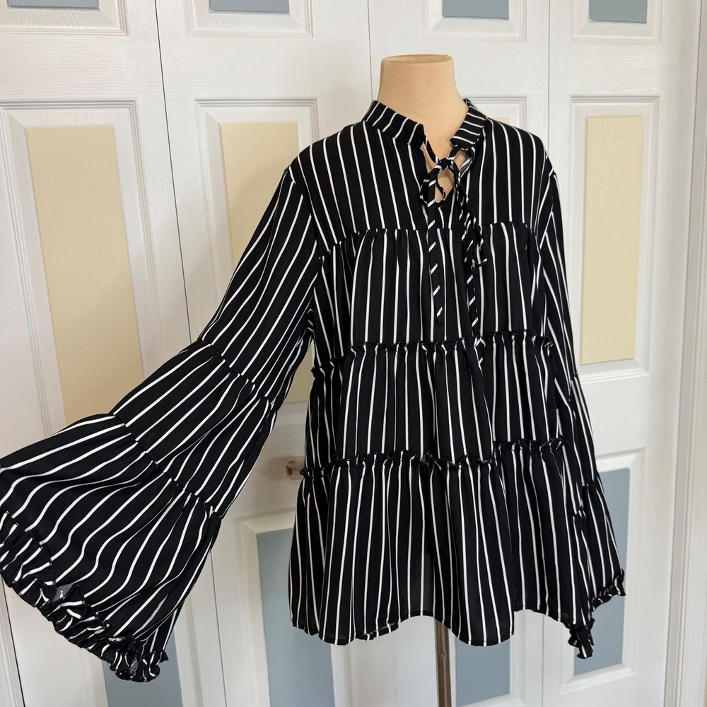 Andree by Unit Black White Striped Tiered Bell Sleeve Babydoll Blouse Large